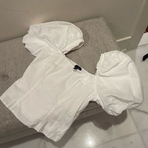 Puffy sleeved white shirt